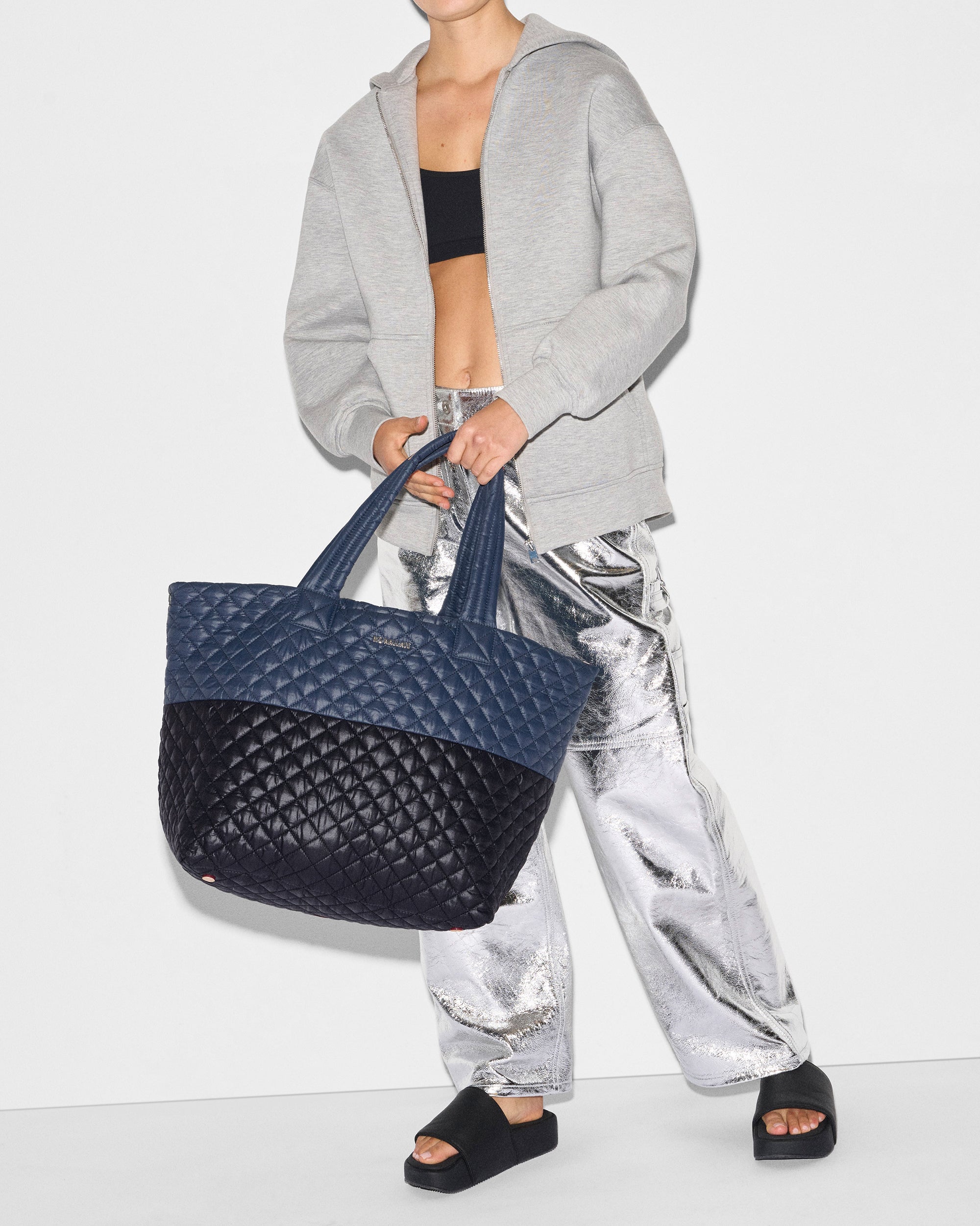 Black/Navy Large Metro Tote Deluxe - Image 5