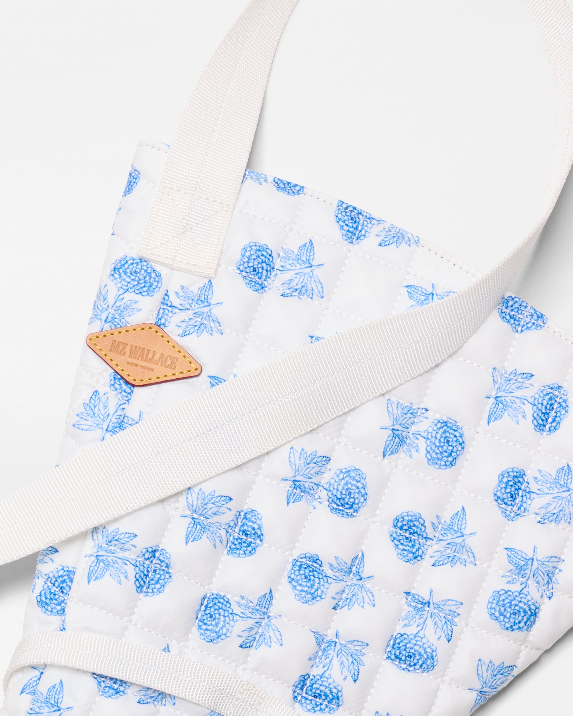 Porcelain Blue/Zinnia Flower Market Tote - Image 2